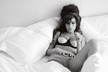 Amy Winehouse è la martire imperfetta dello show business