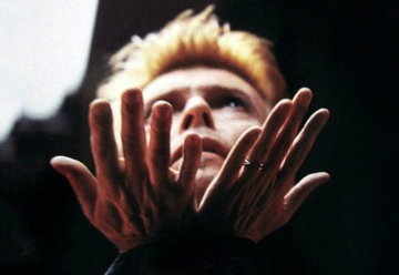 “Moonage Daydream” ci ricorda perché David Bowie è immortale